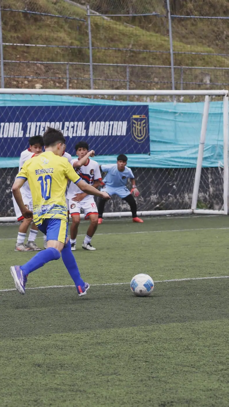 jose benavidez on a freekick before a goal
